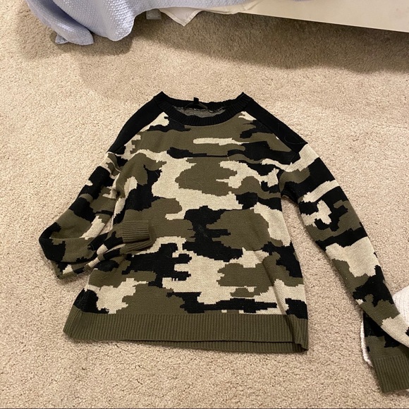 Generation Love Camo Sweater - Picture 2 of 4